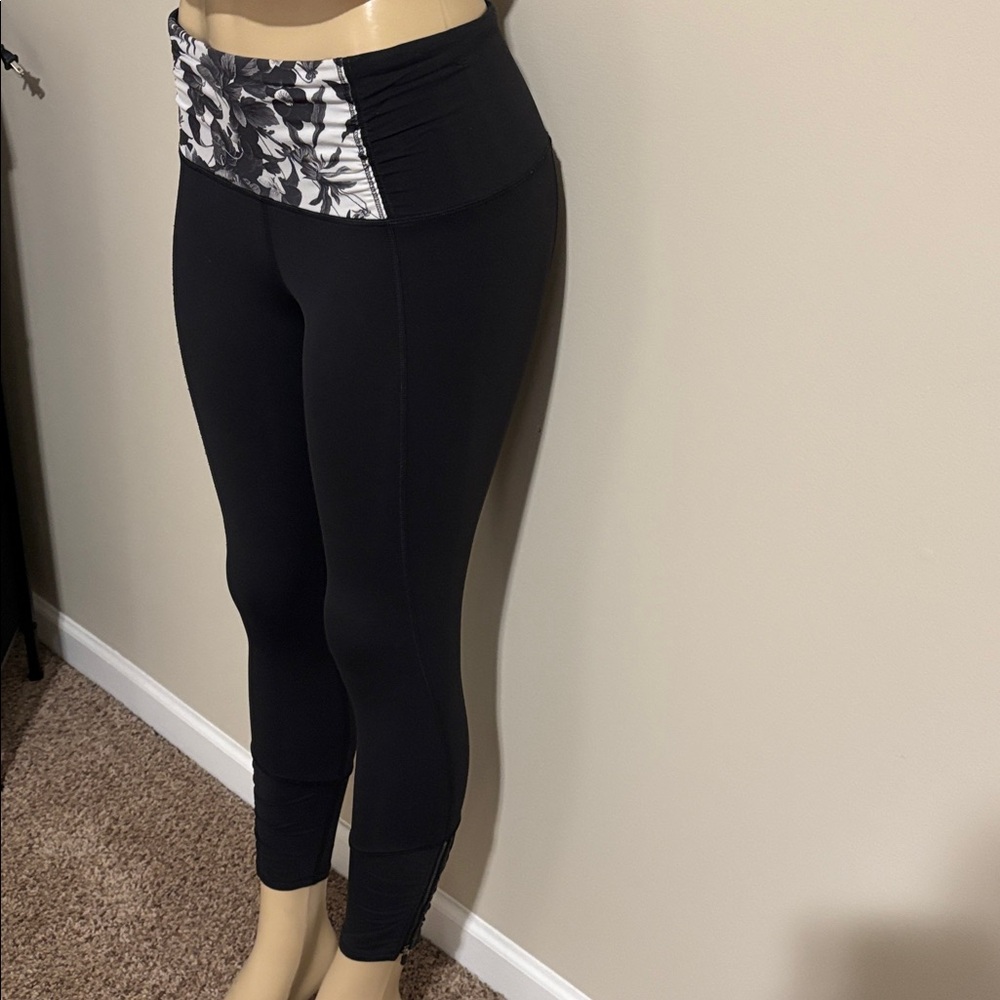 Lululemon Runday Crop size 6 - Picture 8 of 11